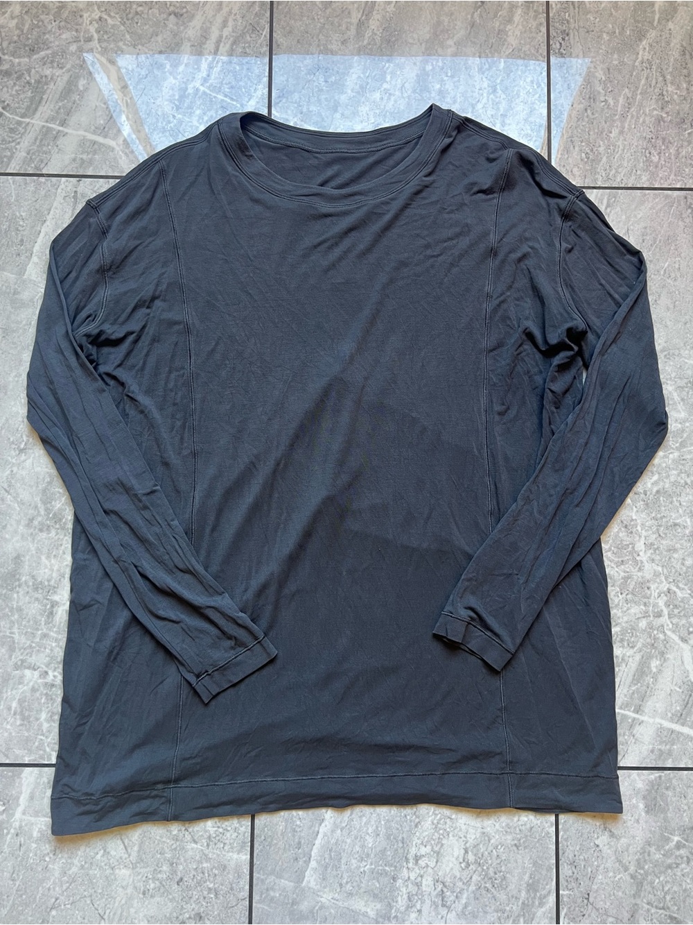 Lululemon Men LongSleeve Shirt Athletic CrewNeck Gray Workout Training Stretch L